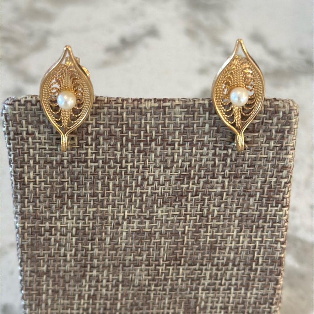 Vintage Sarah Coventry Clip On Earrings